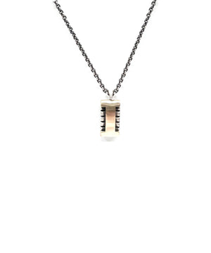  modern men’s pendant featuring a ribbed rectangular design with a striking 14K solid gold 